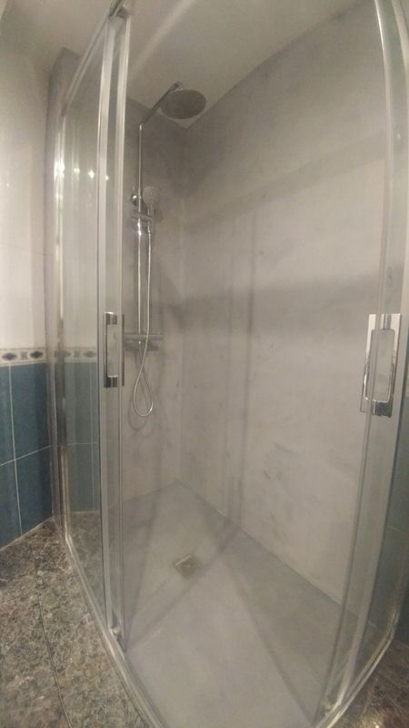Ducha realizada en microcemento de CemetDecor